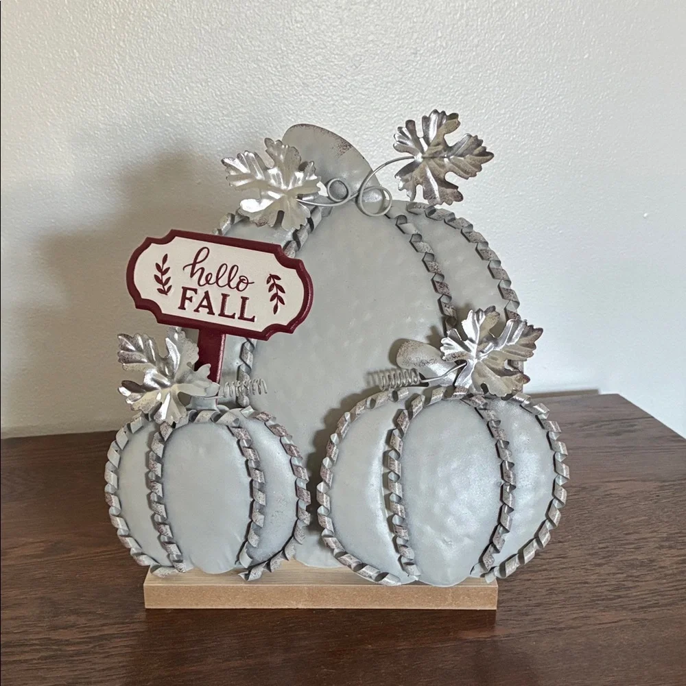 NWT- Silver Metal Pumpkins Trio Decoration w/ Hello Fall Sign on Wood Base 🍁